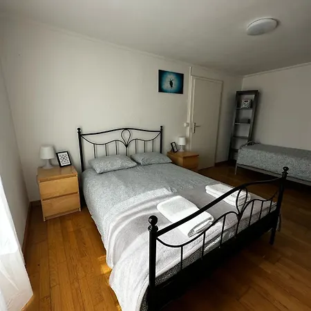 Beautiful Two Bedroom House Apartman
