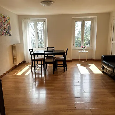 Beautiful Two Bedroom House Apartment *